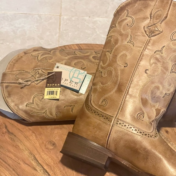 Roper - Picture 5 of 12